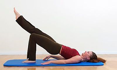 4 effektive øvelser for mave og ryg - helt uden redskaber