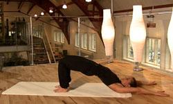 To indledende Yoga øvelser